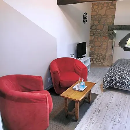 La De La Pomerie 3*